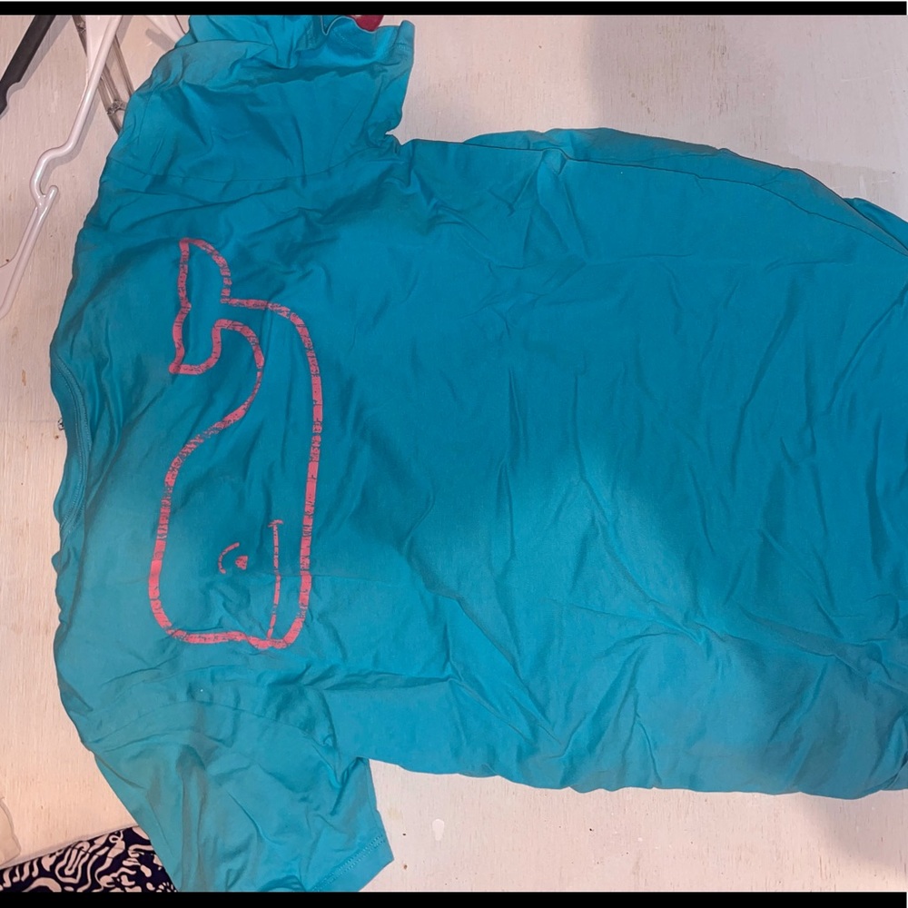 vineyard vines tee